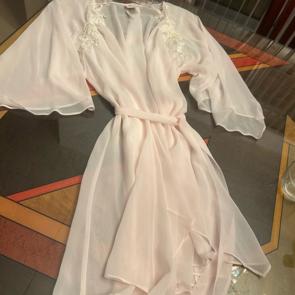 Pink nightgown with embroidery